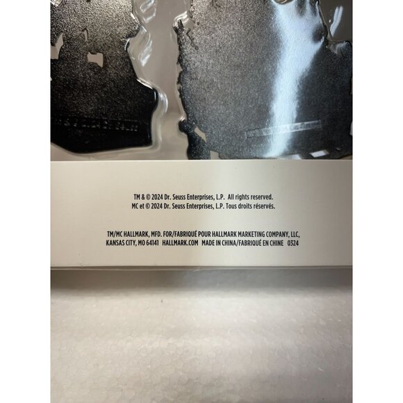 Hallmark The Grinch 4-Piece Ornament Set With Box Exclusive to Target - Picture 4 of 4